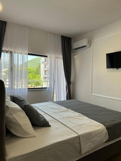 Tivat Apartment Luaran gambar